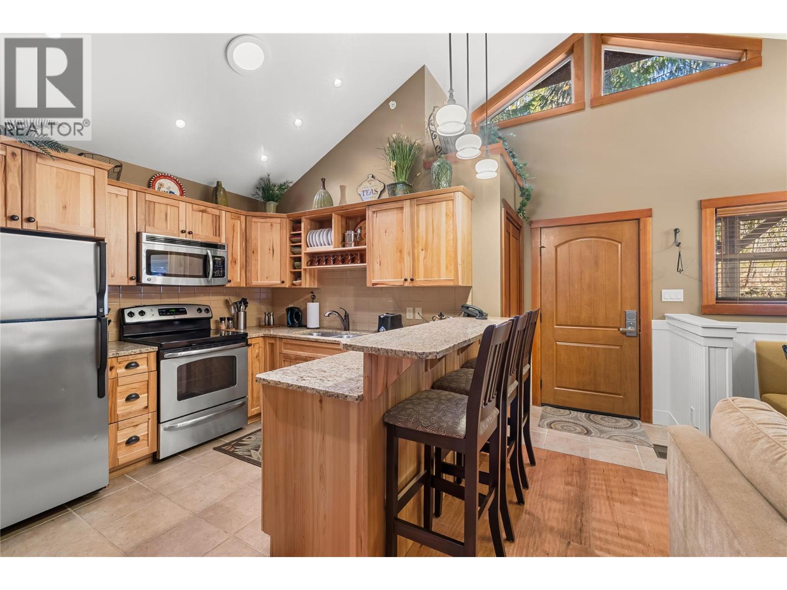 16321 Woolgar Road Unit# 10, Crawford Bay, British Columbia  V0B 1E0 - Photo 6 - 10383626