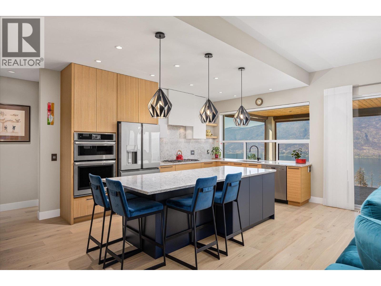 9814 Beacon Hill Crescent, Lake Country, British Columbia  V4V 0A9 - Photo 11 - 10383608