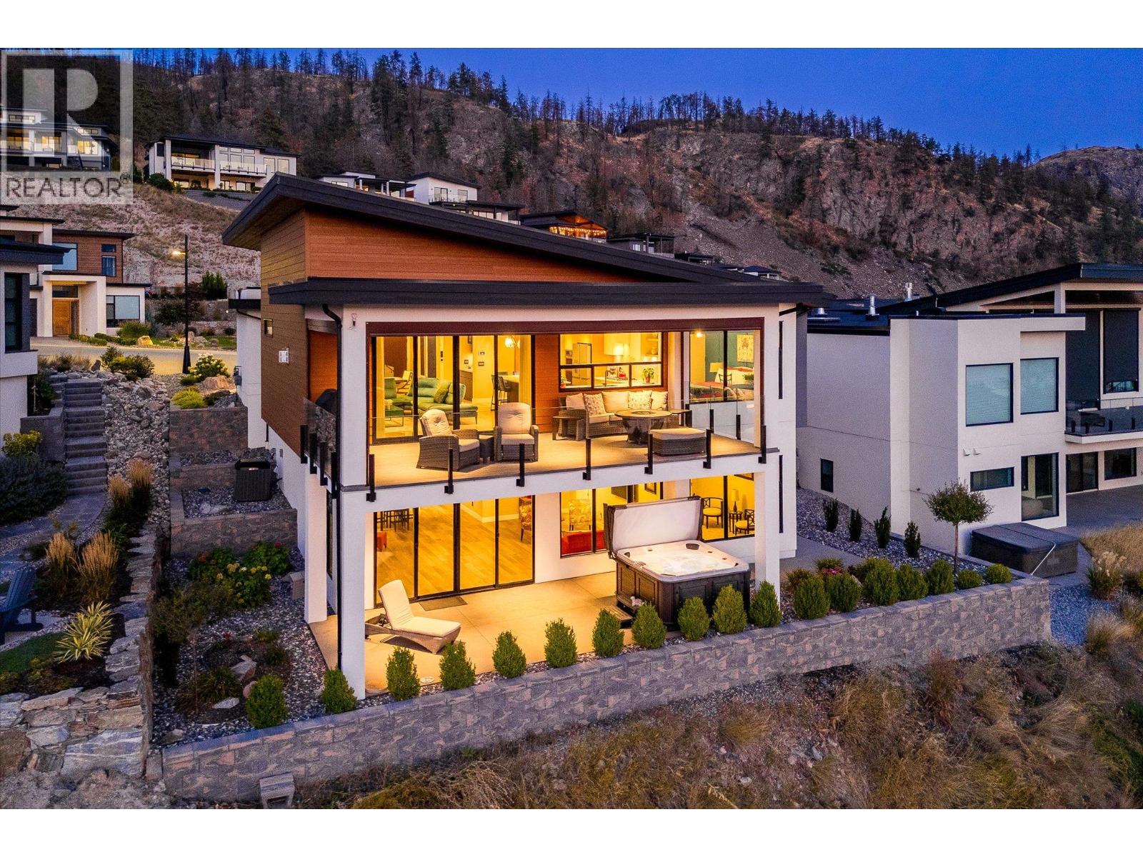 9814 Beacon Hill Crescent, Lake Country, British Columbia  V4V 0A9 - Photo 2 - 10383608