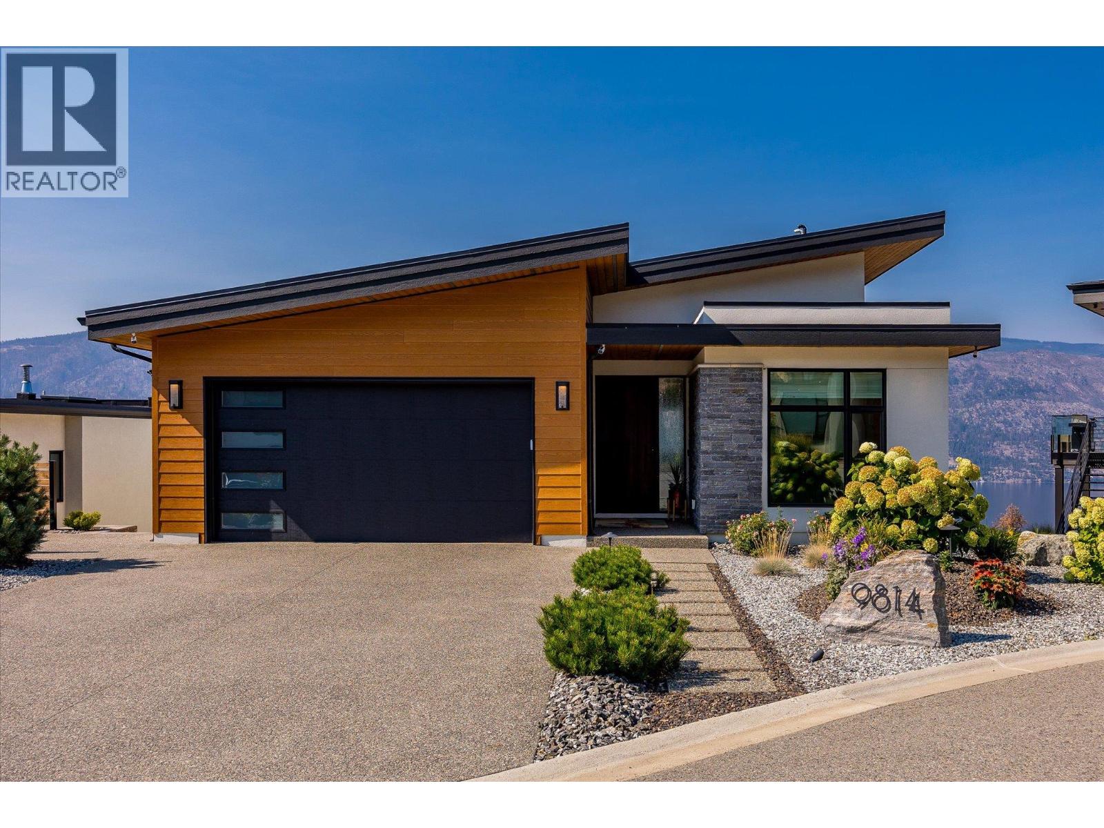 9814 Beacon Hill Crescent, Lake Country, British Columbia  V4V 0A9 - Photo 4 - 10383608