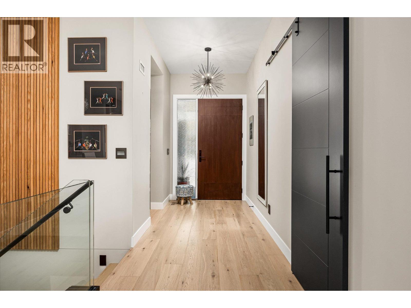 9814 Beacon Hill Crescent, Lake Country, British Columbia  V4V 0A9 - Photo 5 - 10383608