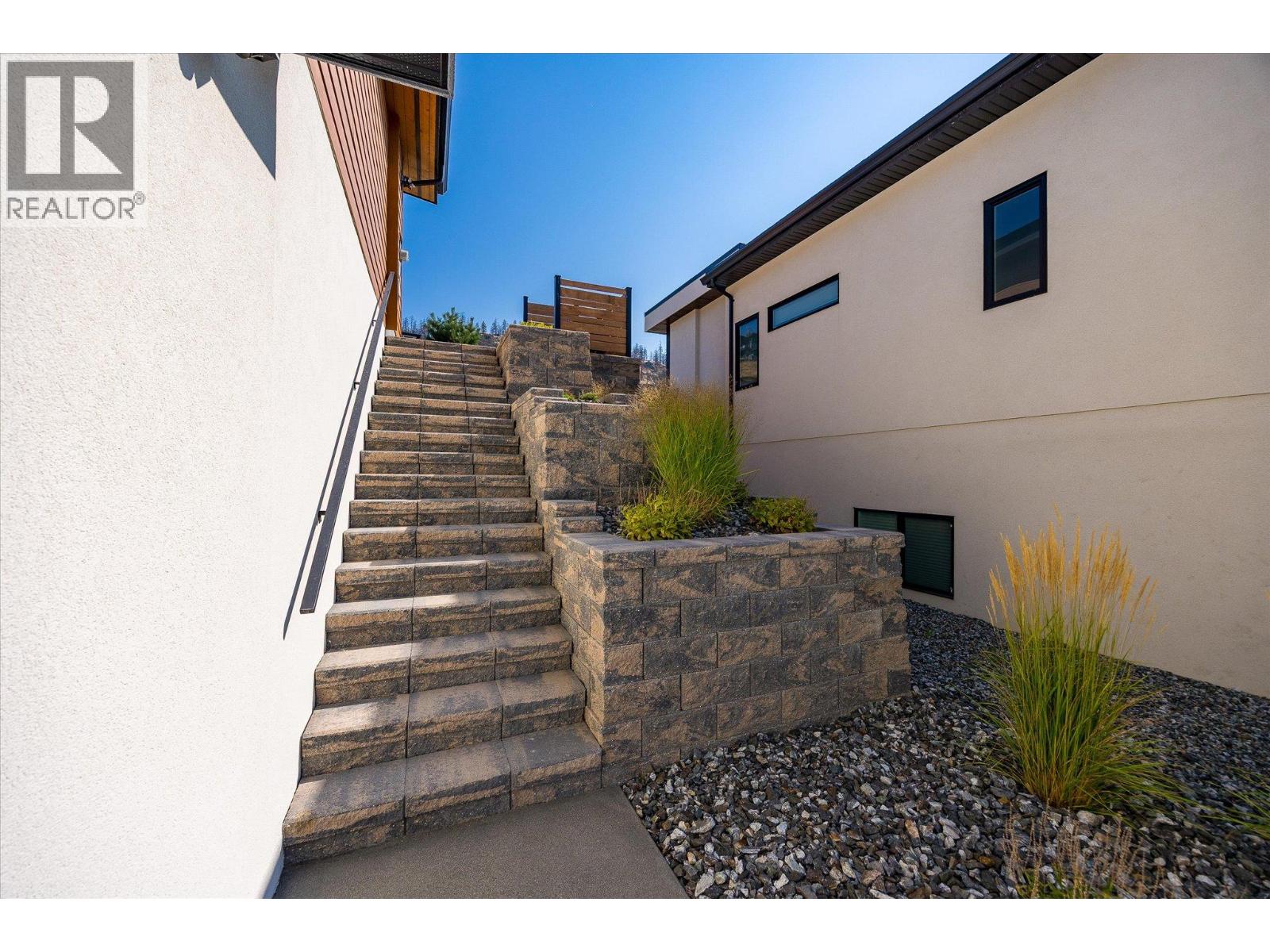 9814 Beacon Hill Crescent, Lake Country, British Columbia  V4V 0A9 - Photo 52 - 10383608