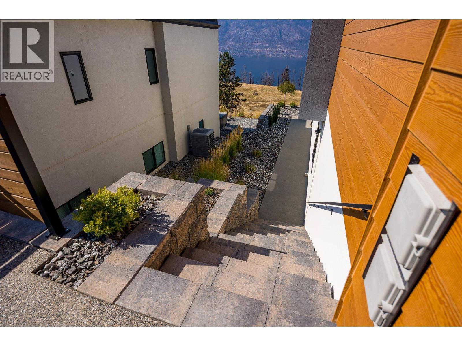 9814 Beacon Hill Crescent, Lake Country, British Columbia  V4V 0A9 - Photo 53 - 10383608