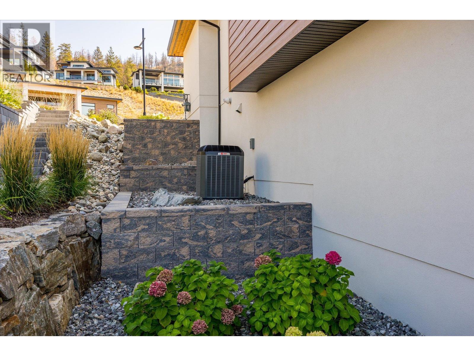 9814 Beacon Hill Crescent, Lake Country, British Columbia  V4V 0A9 - Photo 54 - 10383608