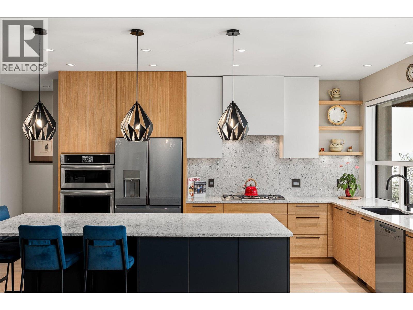 9814 Beacon Hill Crescent, Lake Country, British Columbia  V4V 0A9 - Photo 9 - 10383608