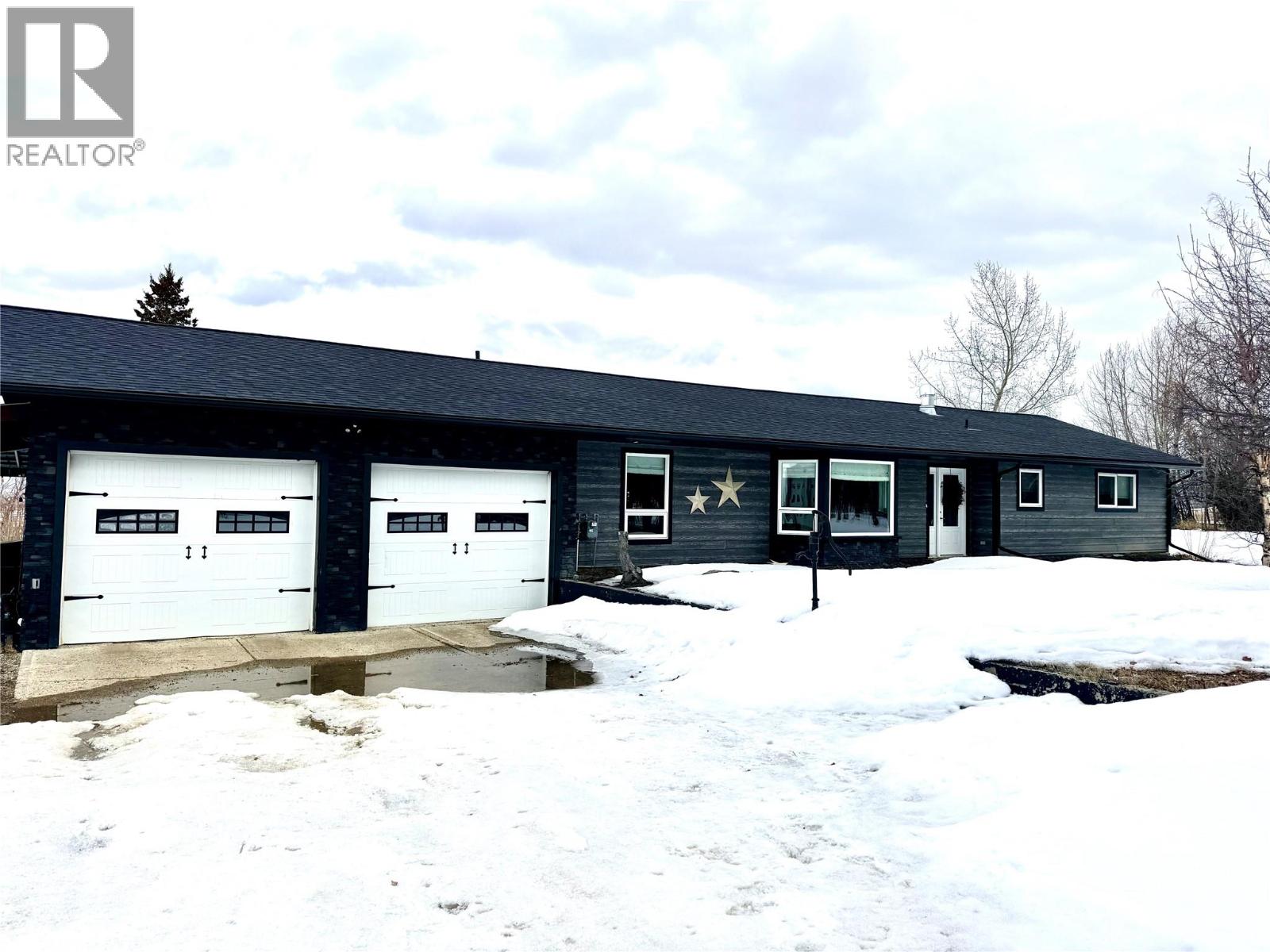 9084 227 Road, Dawson Creek, British Columbia  V1G 4E8 - Photo 1 - 10383757