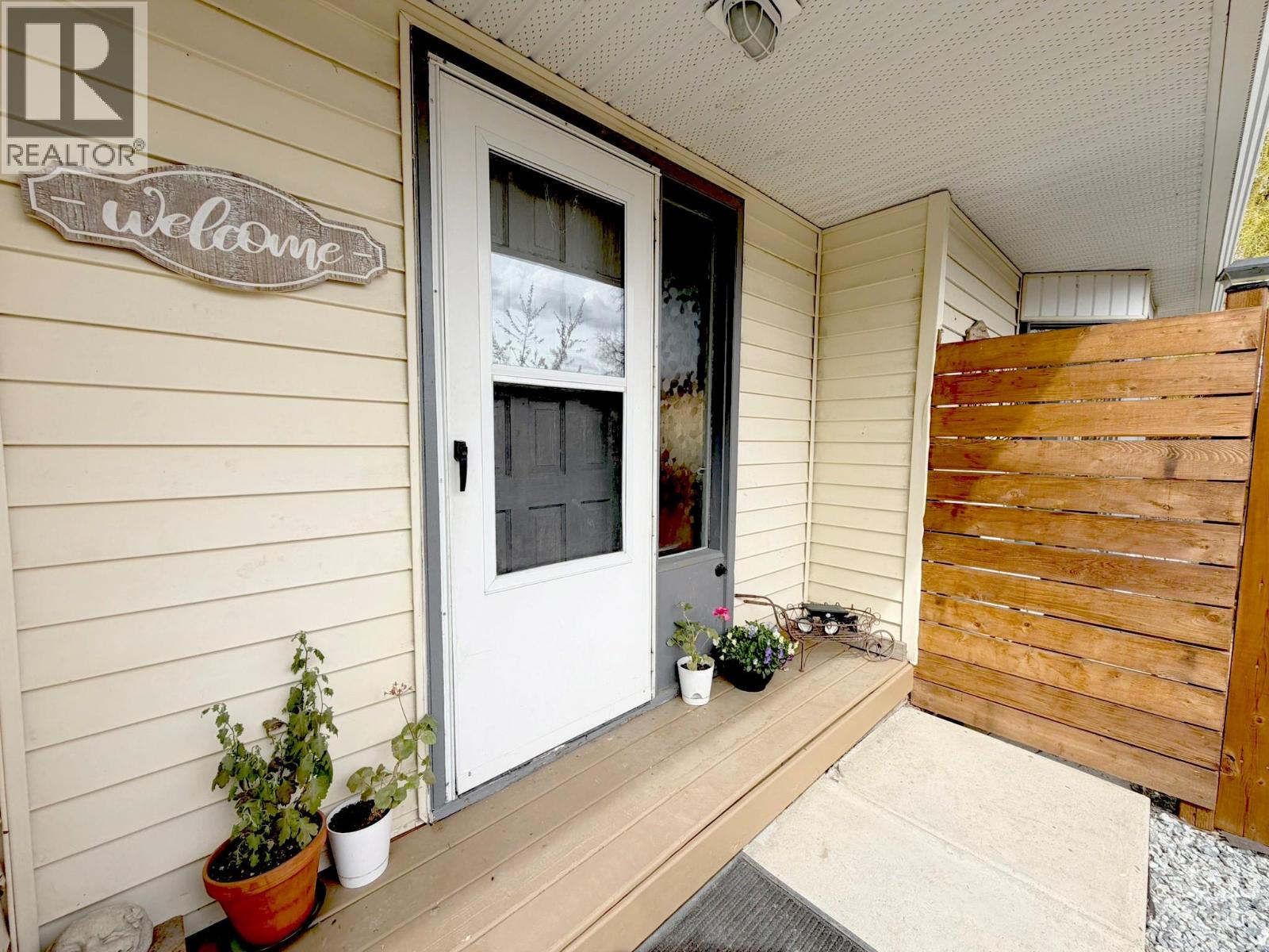 6430 Westsyde Road, Kamloops, British Columbia  V2B 8N7 - Photo 18 - 10383651