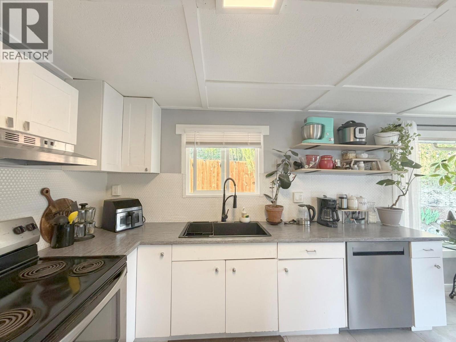 6430 Westsyde Road, Kamloops, British Columbia  V2B 8N7 - Photo 6 - 10383651