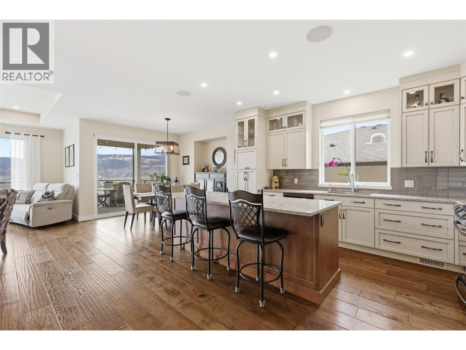 4012 Rio Vista Way, Kamloops, British Columbia  V2H 0E1 - Photo 11 - 10383583