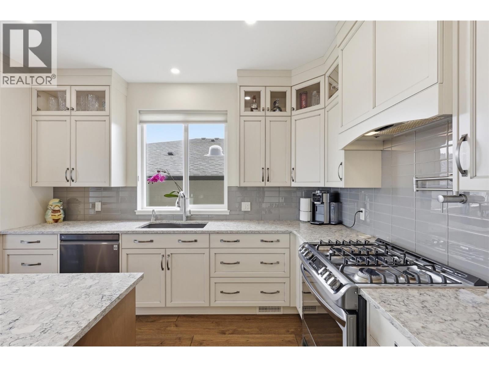 4012 Rio Vista Way, Kamloops, British Columbia  V2H 0E1 - Photo 12 - 10383583