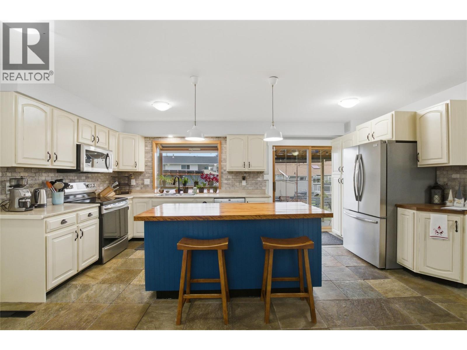 1834 Russet Wynd, Kamloops, British Columbia  V2C 4N5 - Photo 12 - 10383763