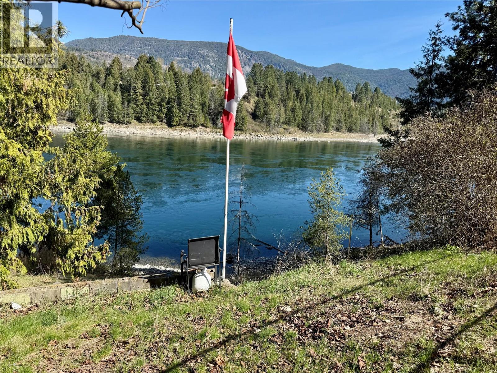 604 11th Street, Castlegar, British Columbia  V1N 2J9 - Photo 2 - 10383672