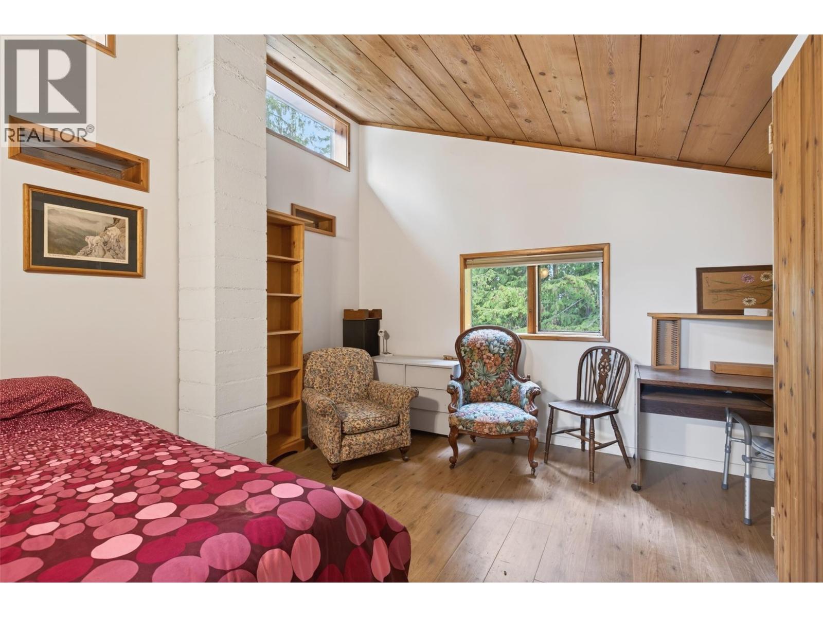 7465 Squilax-Anglemont Road, Anglemont, British Columbia  V0E 1M8 - Photo 23 - 10383728