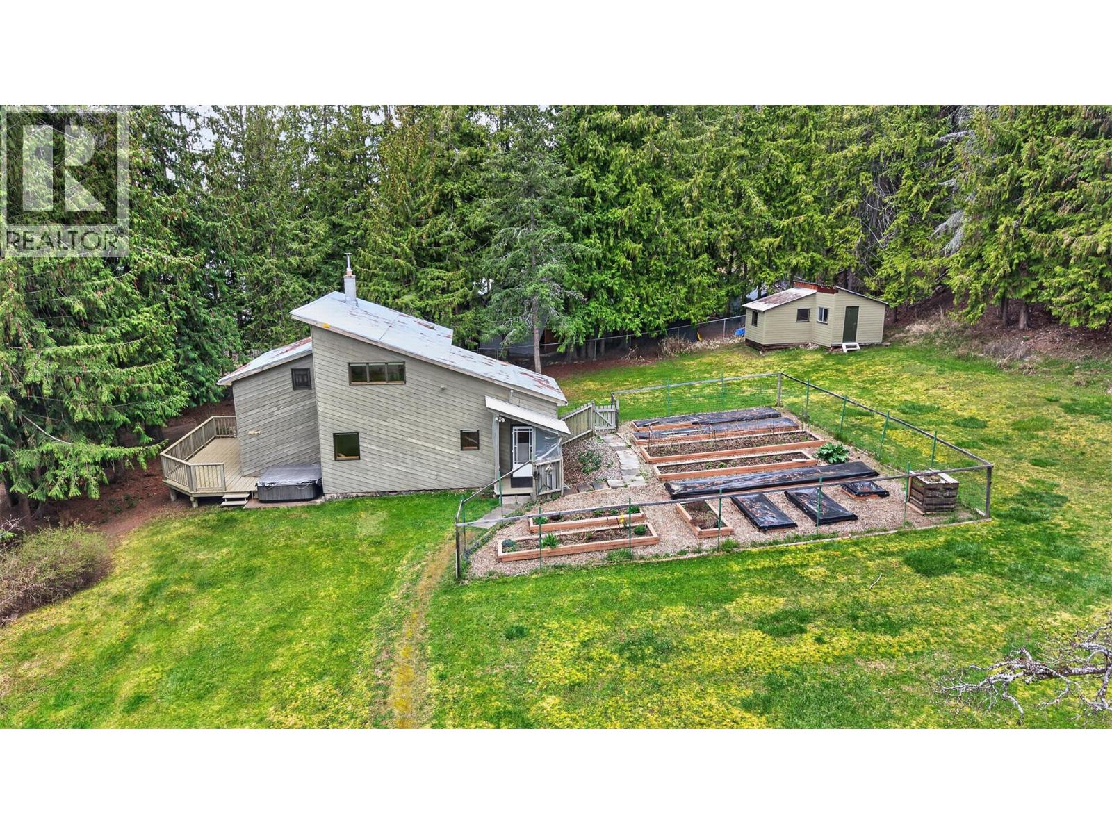 7465 Squilax-Anglemont Road, Anglemont, British Columbia  V0E 1M8 - Photo 25 - 10383728