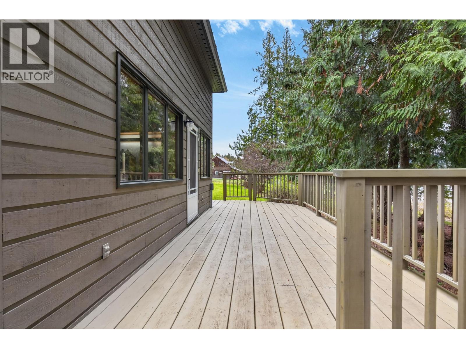 7465 Squilax-Anglemont Road, Anglemont, British Columbia  V0E 1M8 - Photo 28 - 10383728