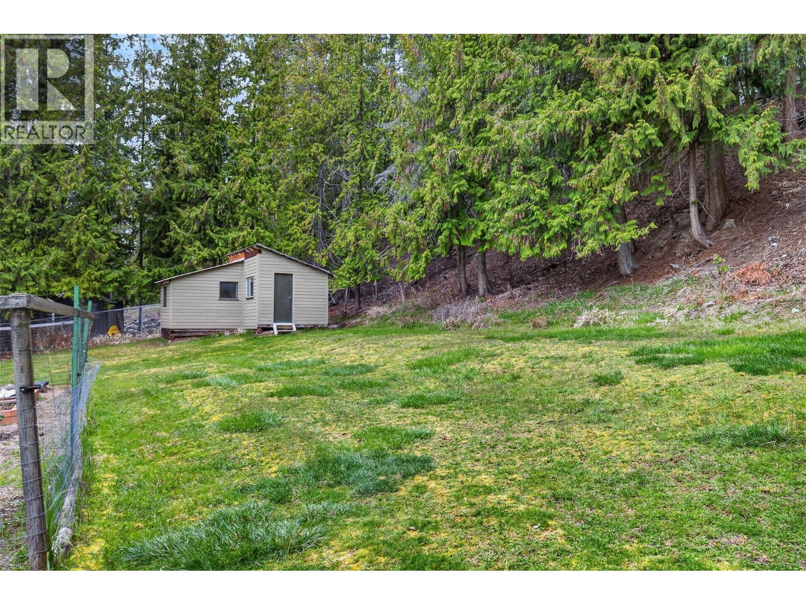 7465 Squilax-Anglemont Road, Anglemont, British Columbia  V0E 1M8 - Photo 32 - 10383728