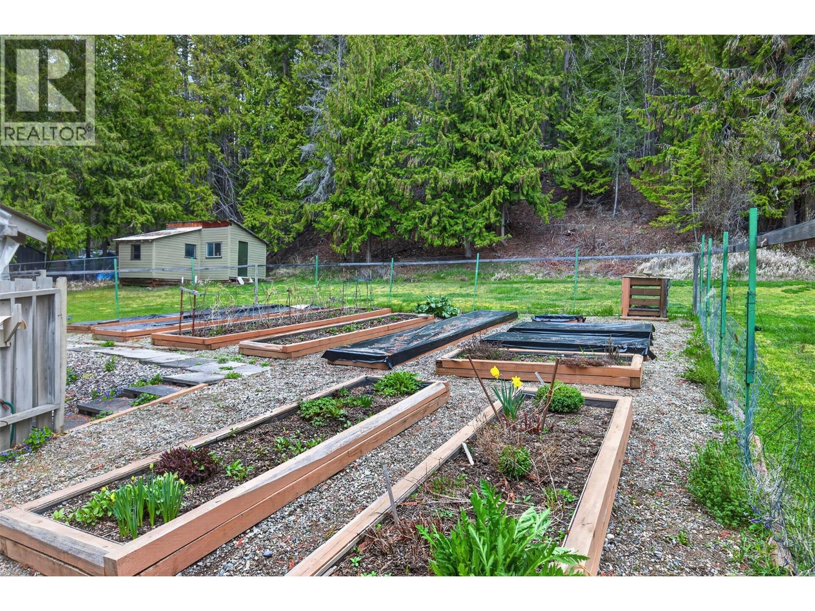 7465 Squilax-Anglemont Road, Anglemont, British Columbia  V0E 1M8 - Photo 35 - 10383728