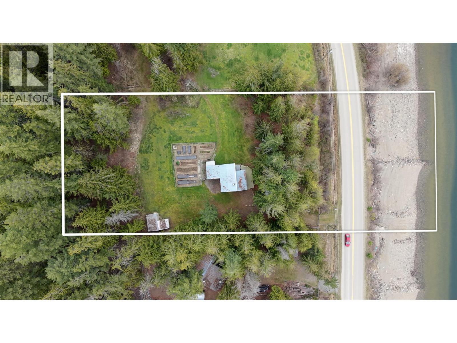 7465 Squilax-Anglemont Road, Anglemont, British Columbia  V0E 1M8 - Photo 36 - 10383728