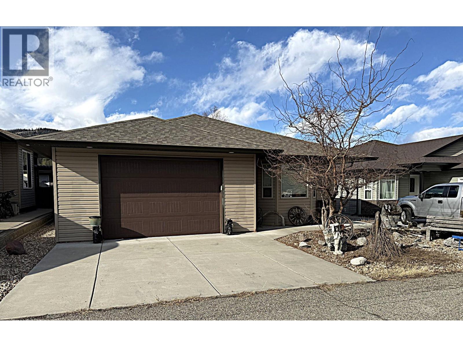 494 Kingfisher Avenue, Vernon, British Columbia  V1H 2A1 - Photo 4 - 10383643