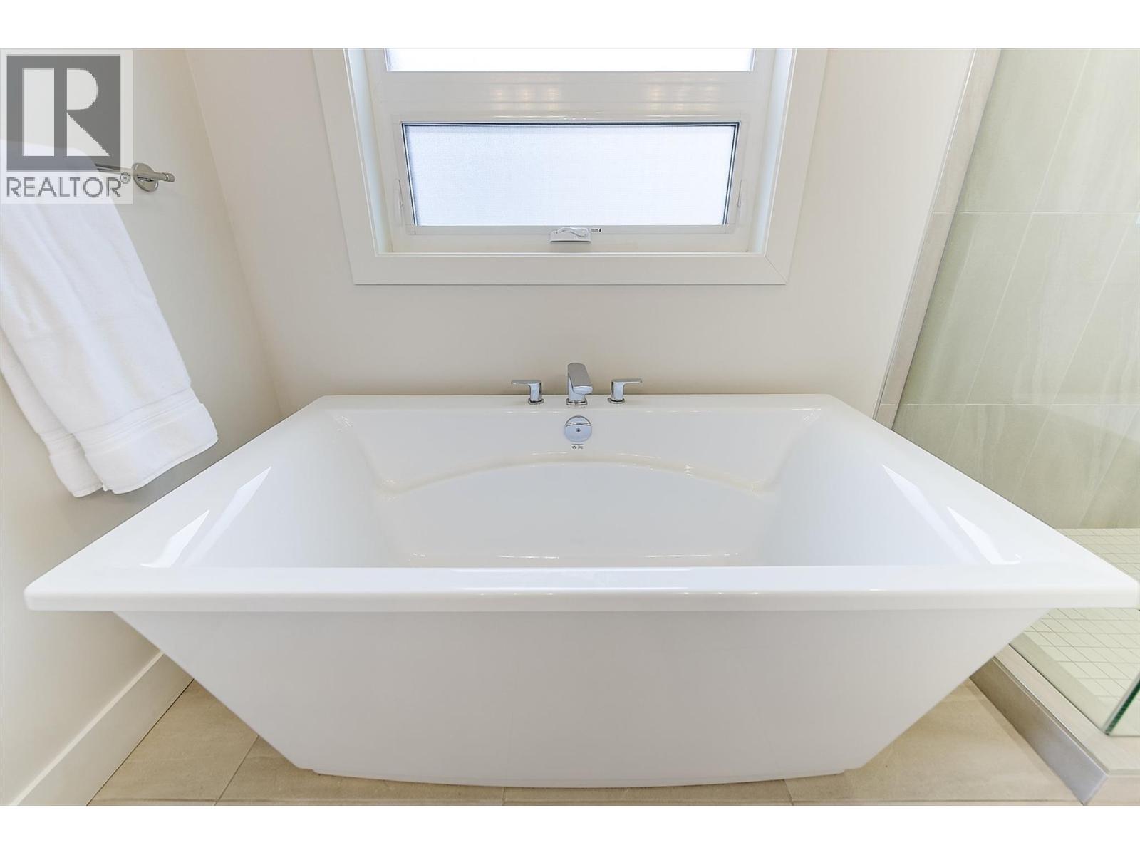 1260 Jack Smith Road, Kelowna, British Columbia  V1W 5N1 - Photo 38 - 10383392