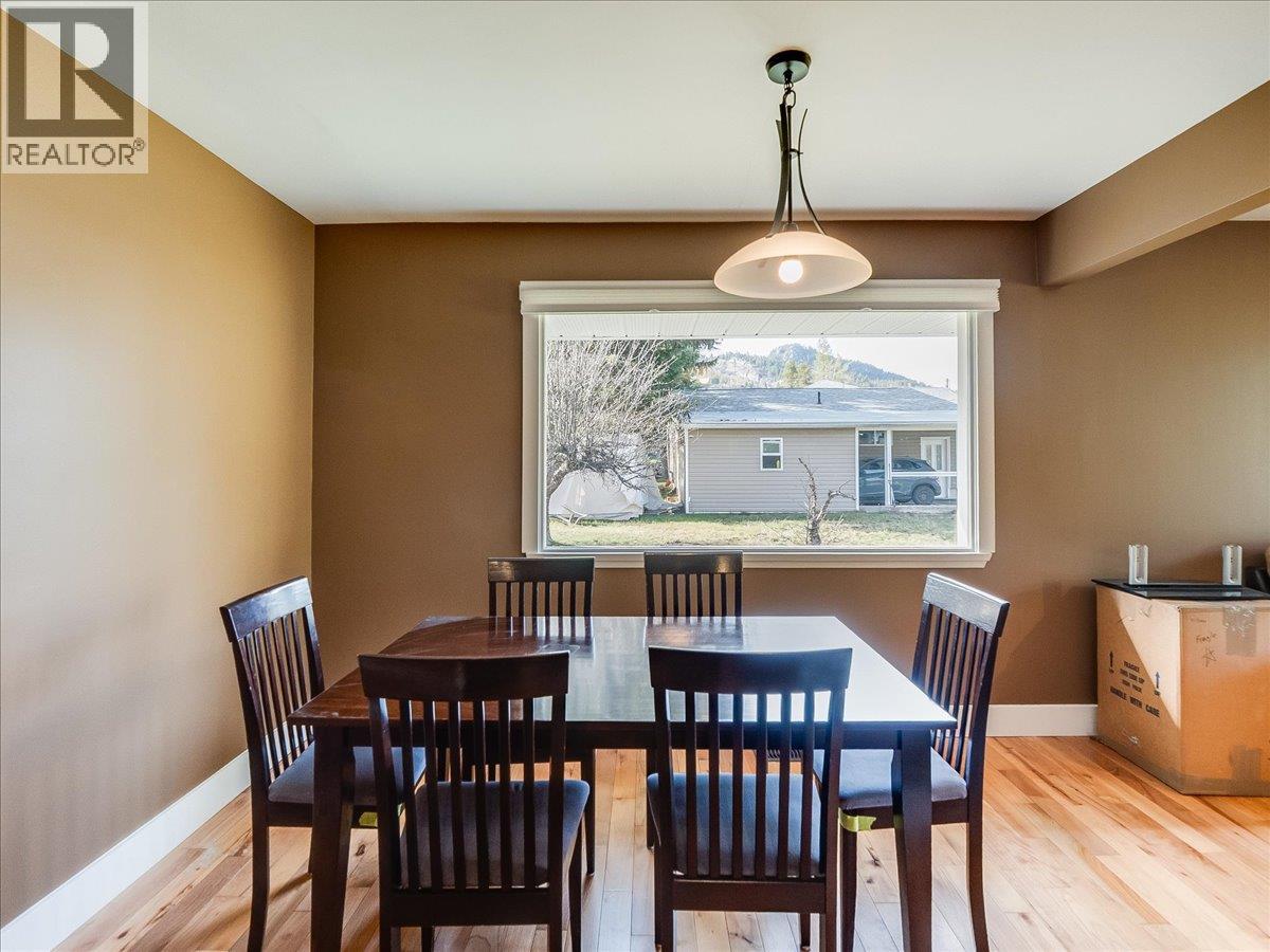 112 100th Street, Castlegar, British Columbia  V1N 3C5 - Photo 14 - 10383261