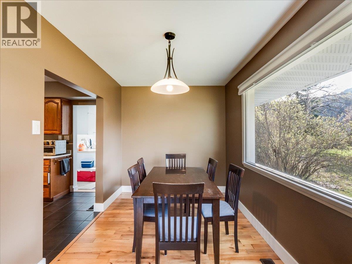 112 100th Street, Castlegar, British Columbia  V1N 3C5 - Photo 17 - 10383261