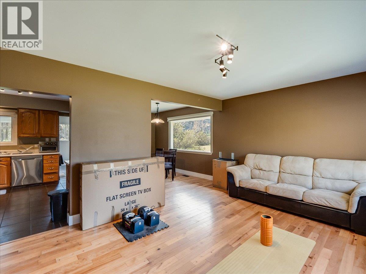 112 100th Street, Castlegar, British Columbia  V1N 3C5 - Photo 21 - 10383261