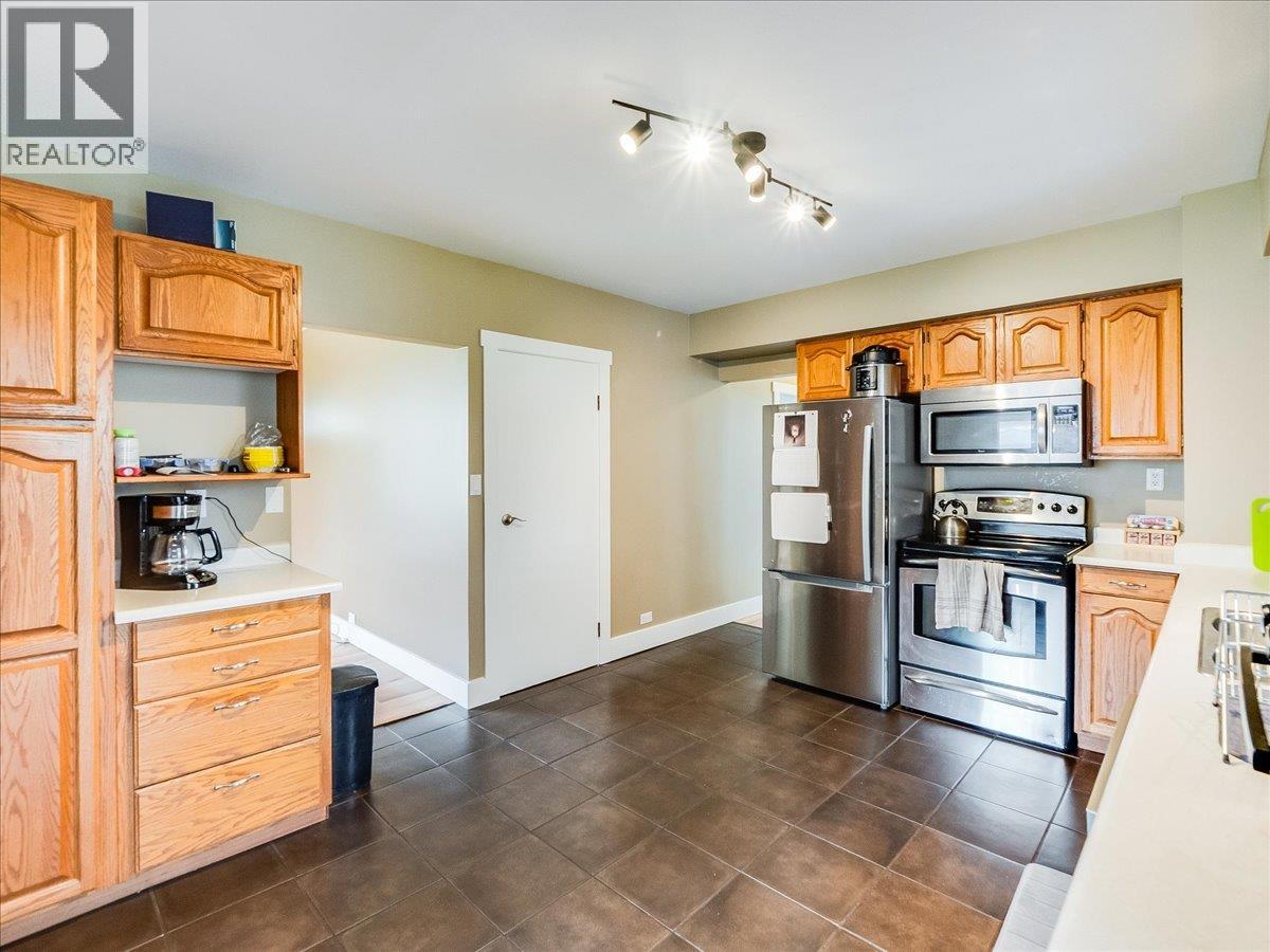 112 100th Street, Castlegar, British Columbia  V1N 3C5 - Photo 22 - 10383261