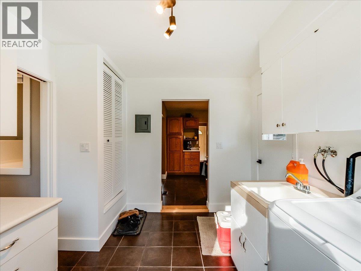 112 100th Street, Castlegar, British Columbia  V1N 3C5 - Photo 25 - 10383261