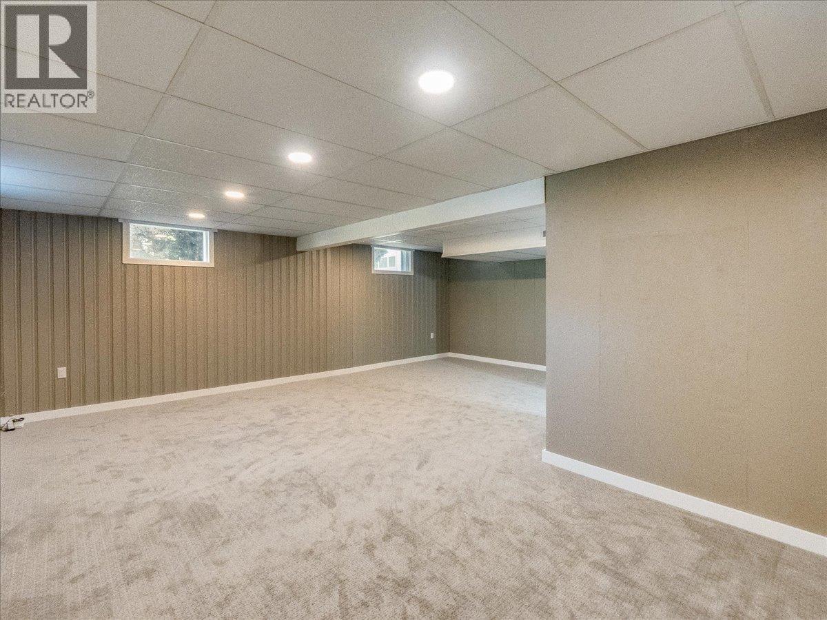 112 100th Street, Castlegar, British Columbia  V1N 3C5 - Photo 33 - 10383261