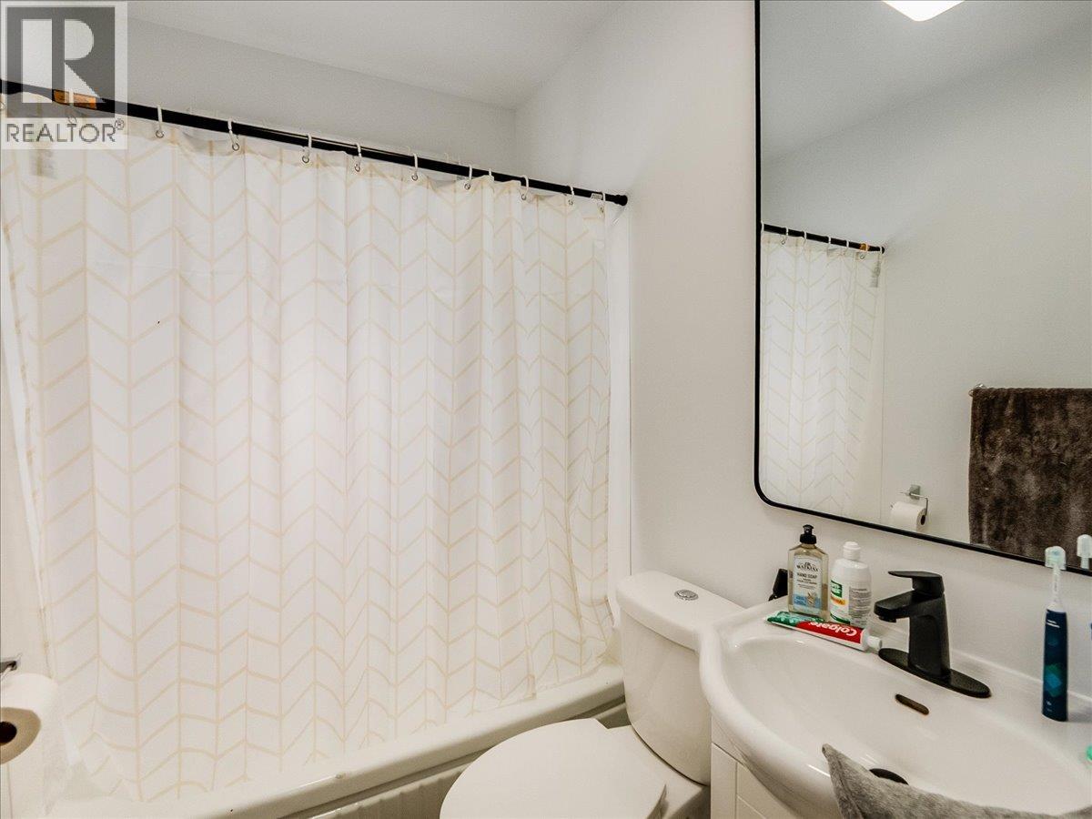 112 100th Street, Castlegar, British Columbia  V1N 3C5 - Photo 34 - 10383261