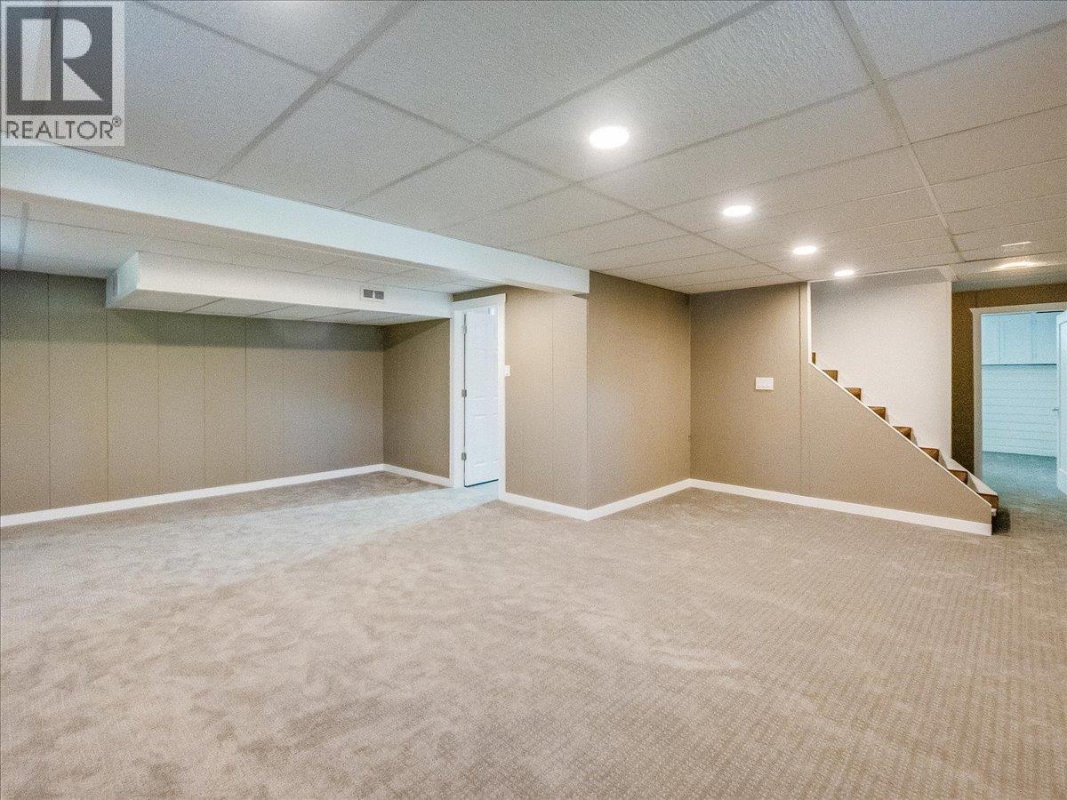 112 100th Street, Castlegar, British Columbia  V1N 3C5 - Photo 35 - 10383261