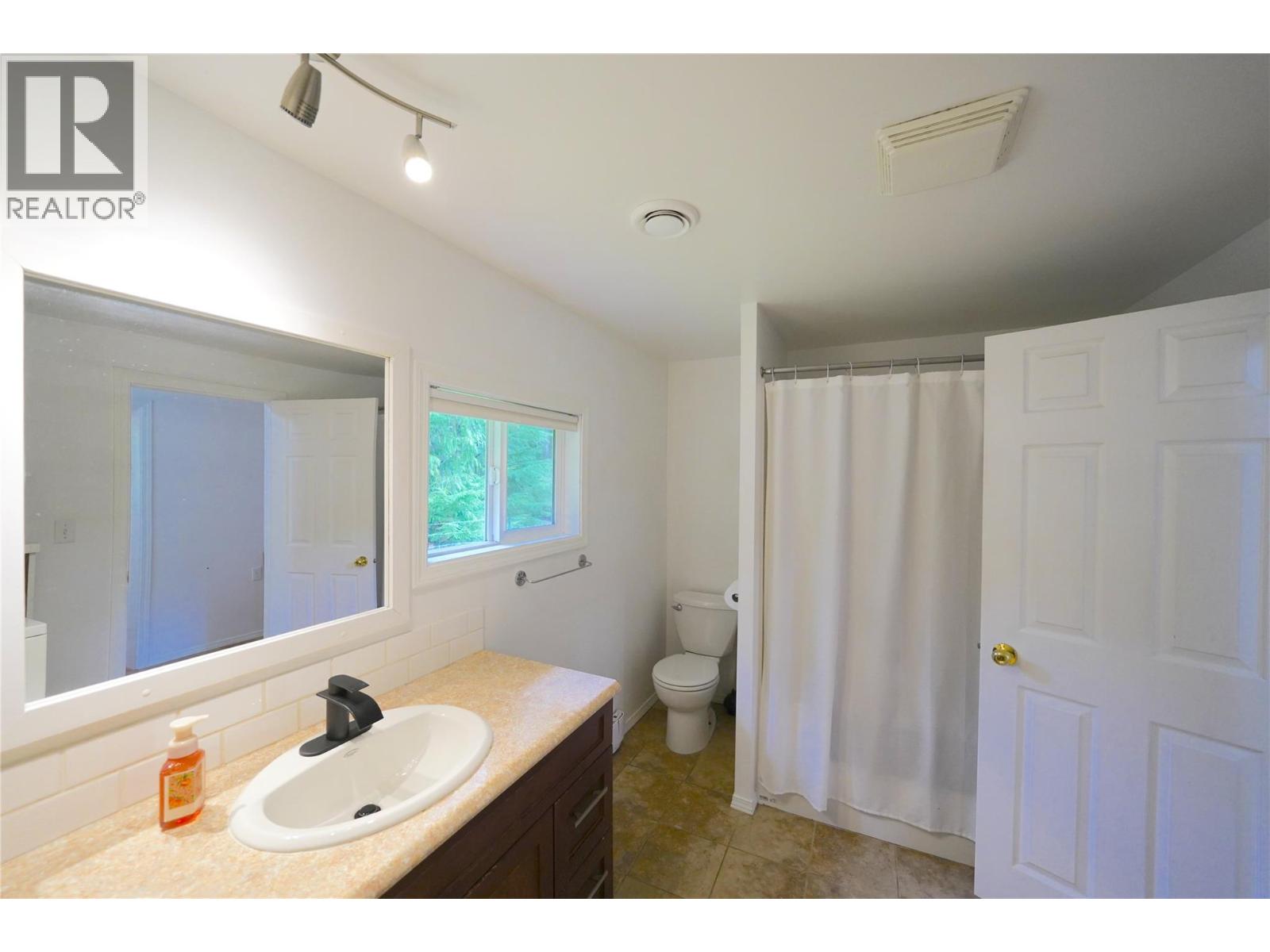 245 Alexander Road Road, Procter, British Columbia  V1L 0B5 - Photo 35 - 10383699