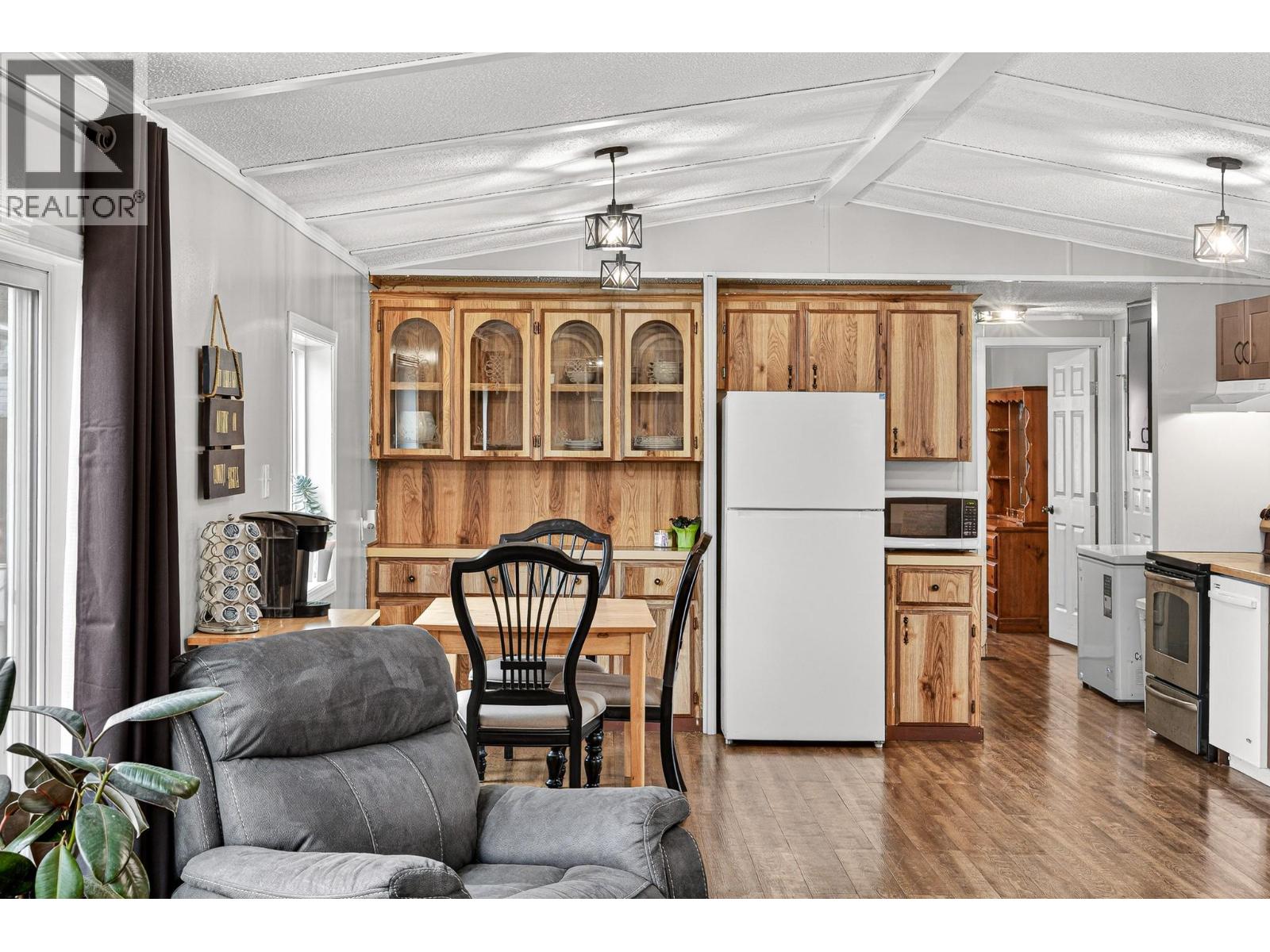 100 Industrial Road 1 Road Unit# 14, Sparwood, British Columbia  V0B 2G1 - Photo 11 - 10383310