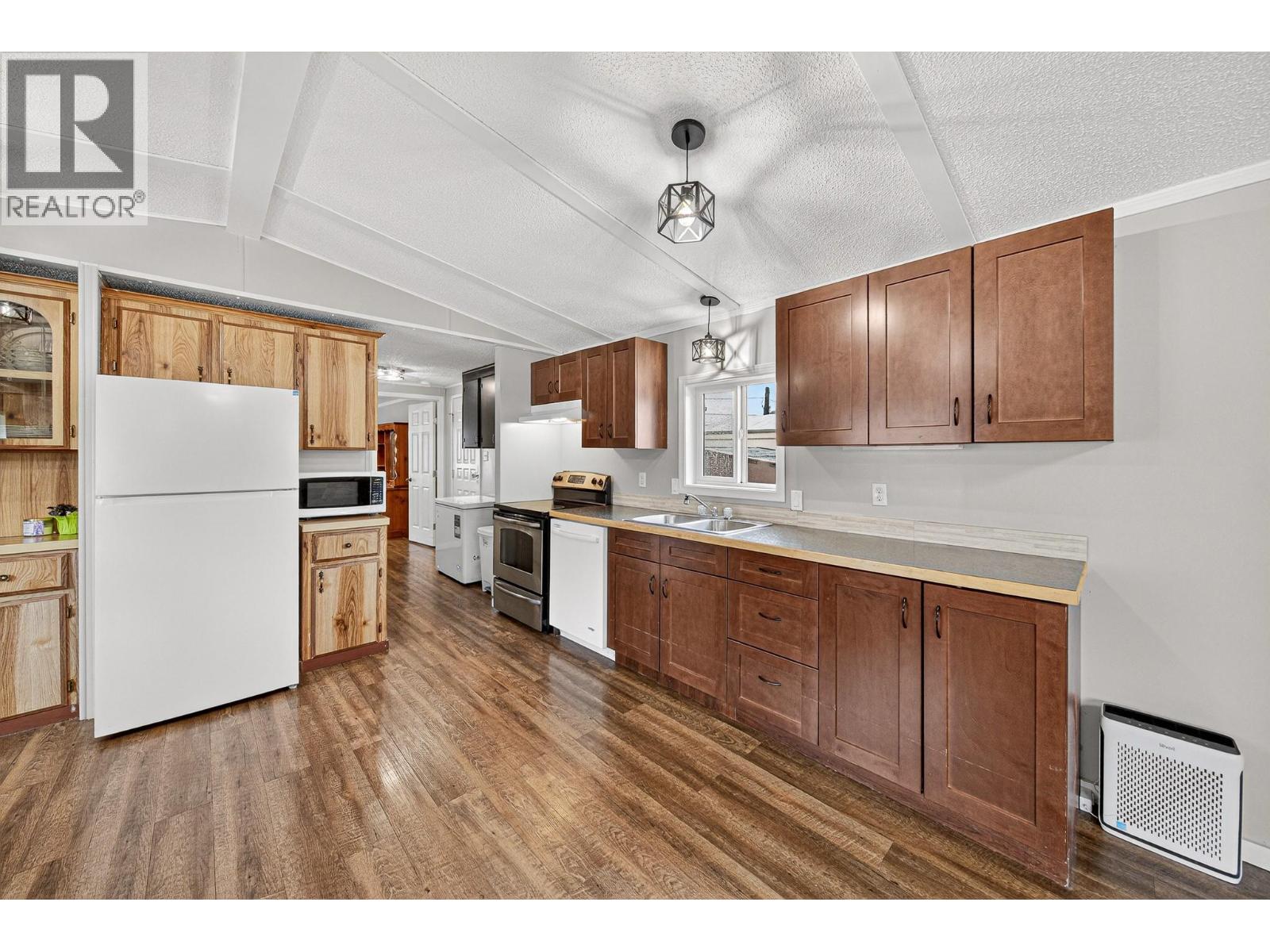 100 Industrial Road 1 Road Unit# 14, Sparwood, British Columbia  V0B 2G1 - Photo 12 - 10383310