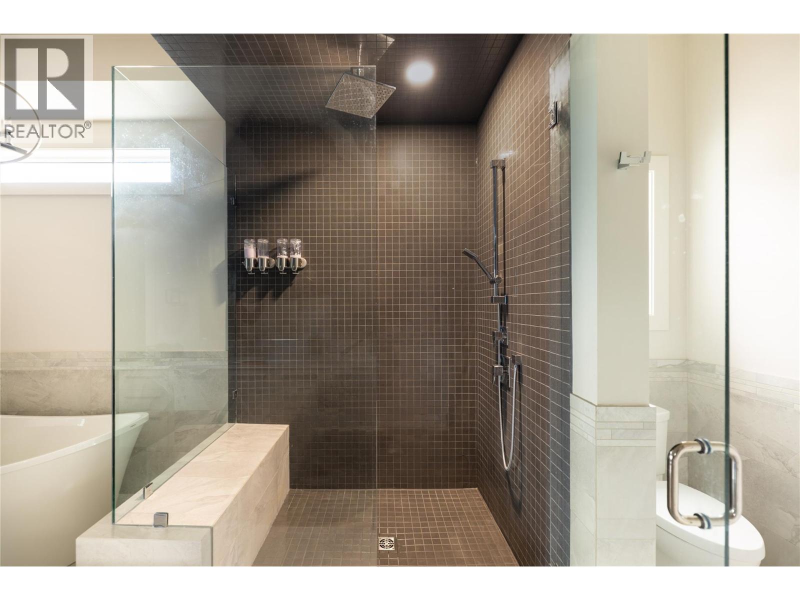 1130 Ledgeview Court, Kelowna, British Columbia  V1W 5M6 - Photo 30 - 10383615