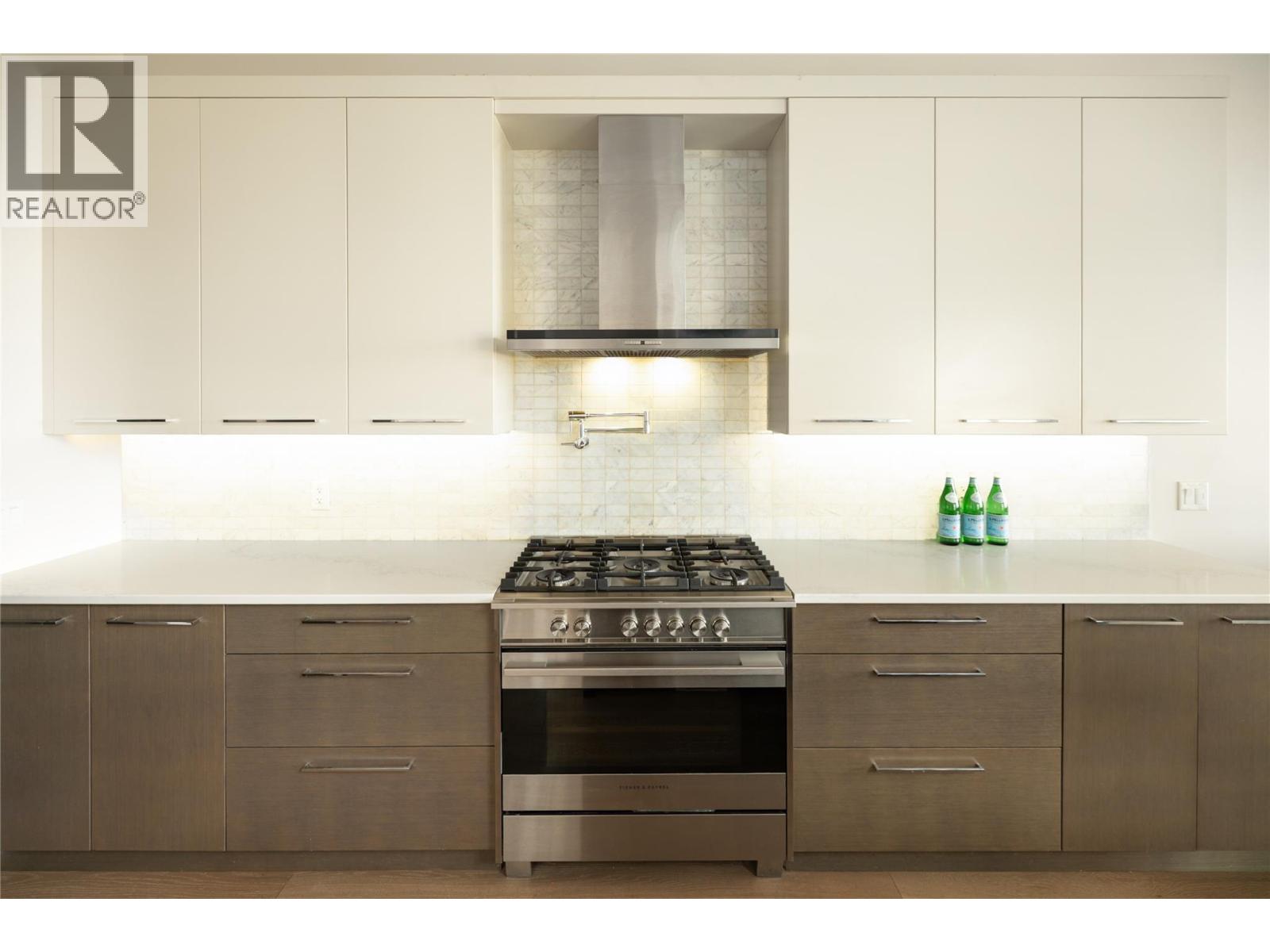 1130 Ledgeview Court, Kelowna, British Columbia  V1W 5M6 - Photo 9 - 10383615