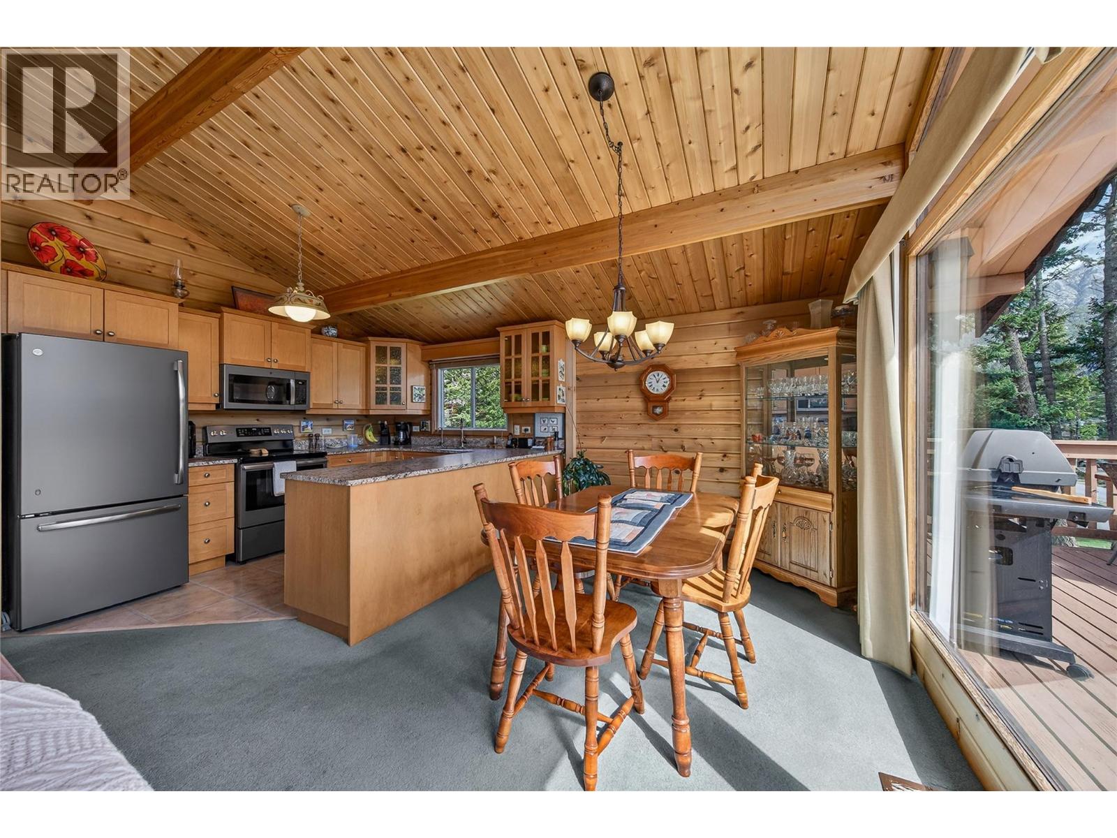 4613 Columere Road, Fairmont Hot Springs, British Columbia  V0B 1L1 - Photo 7 - 10383469