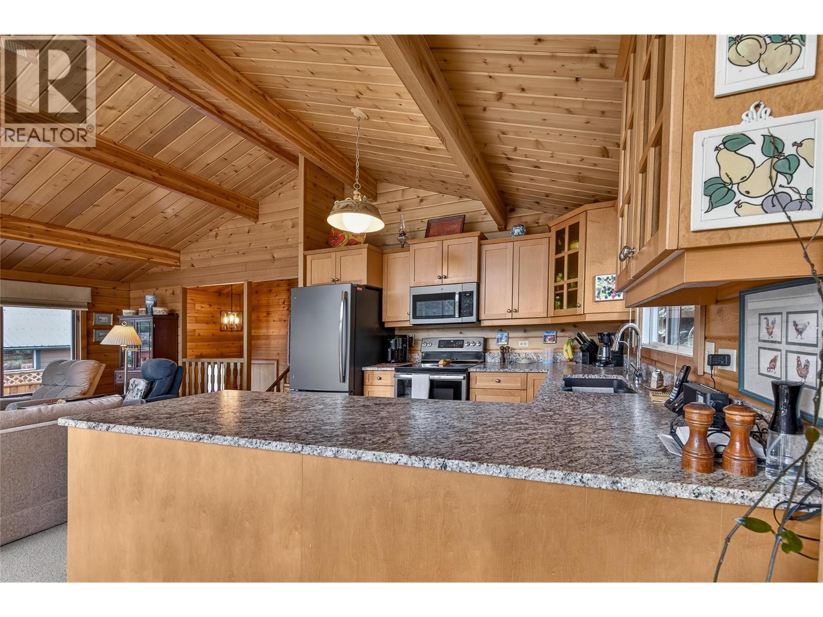 4613 Columere Road, Fairmont Hot Springs, British Columbia  V0B 1L1 - Photo 8 - 10383469