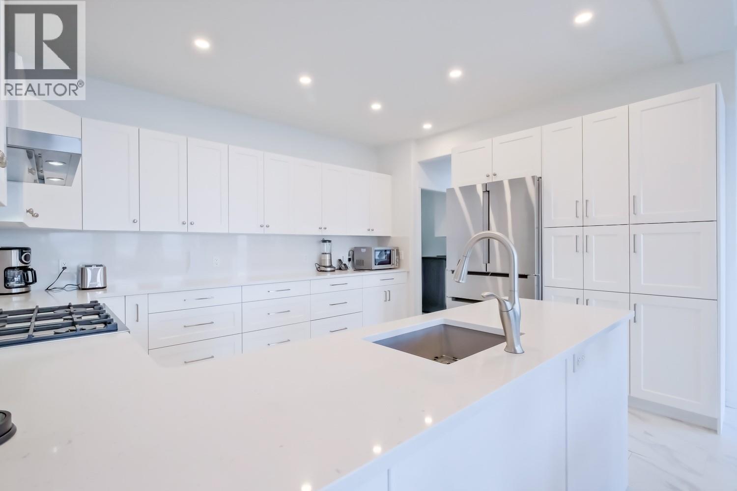 378 Okaview Road, Kelowna, British Columbia  V1W 4K3 - Photo 14 - 10383807