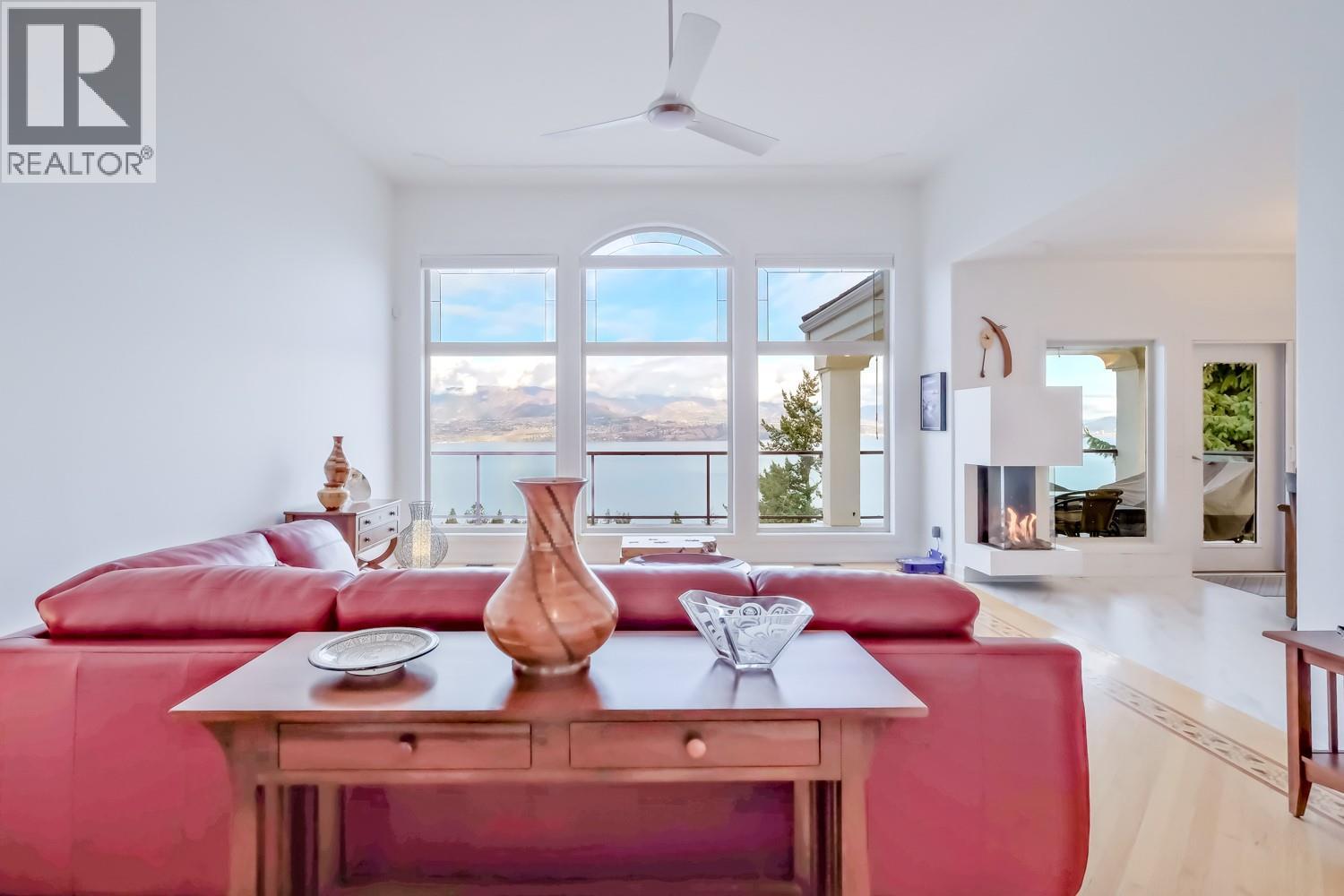 378 Okaview Road, Kelowna, British Columbia  V1W 4K3 - Photo 3 - 10383807