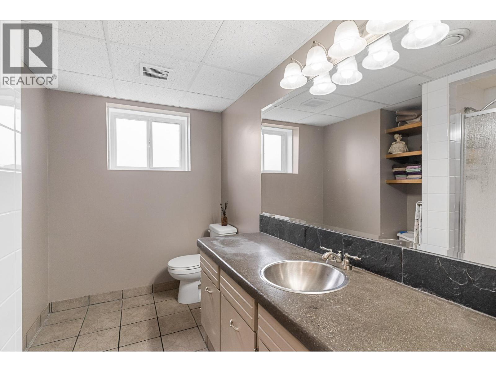 915 Graf Road, Kelowna, British Columbia  V1P 1C1 - Photo 28 - 10383556