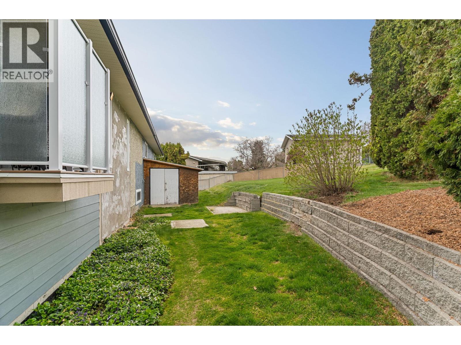 915 Graf Road, Kelowna, British Columbia  V1P 1C1 - Photo 39 - 10383556