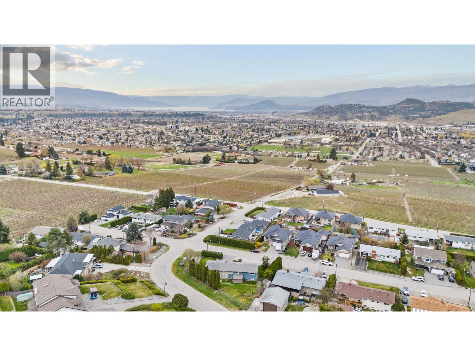 915 Graf Road, Kelowna, British Columbia  V1P 1C1 - Photo 52 - 10383556