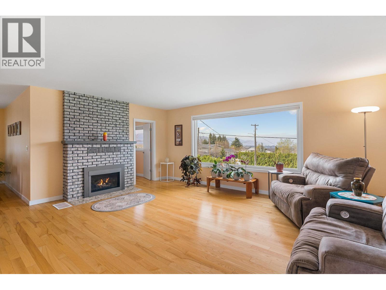 915 Graf Road, Kelowna, British Columbia  V1P 1C1 - Photo 8 - 10383556