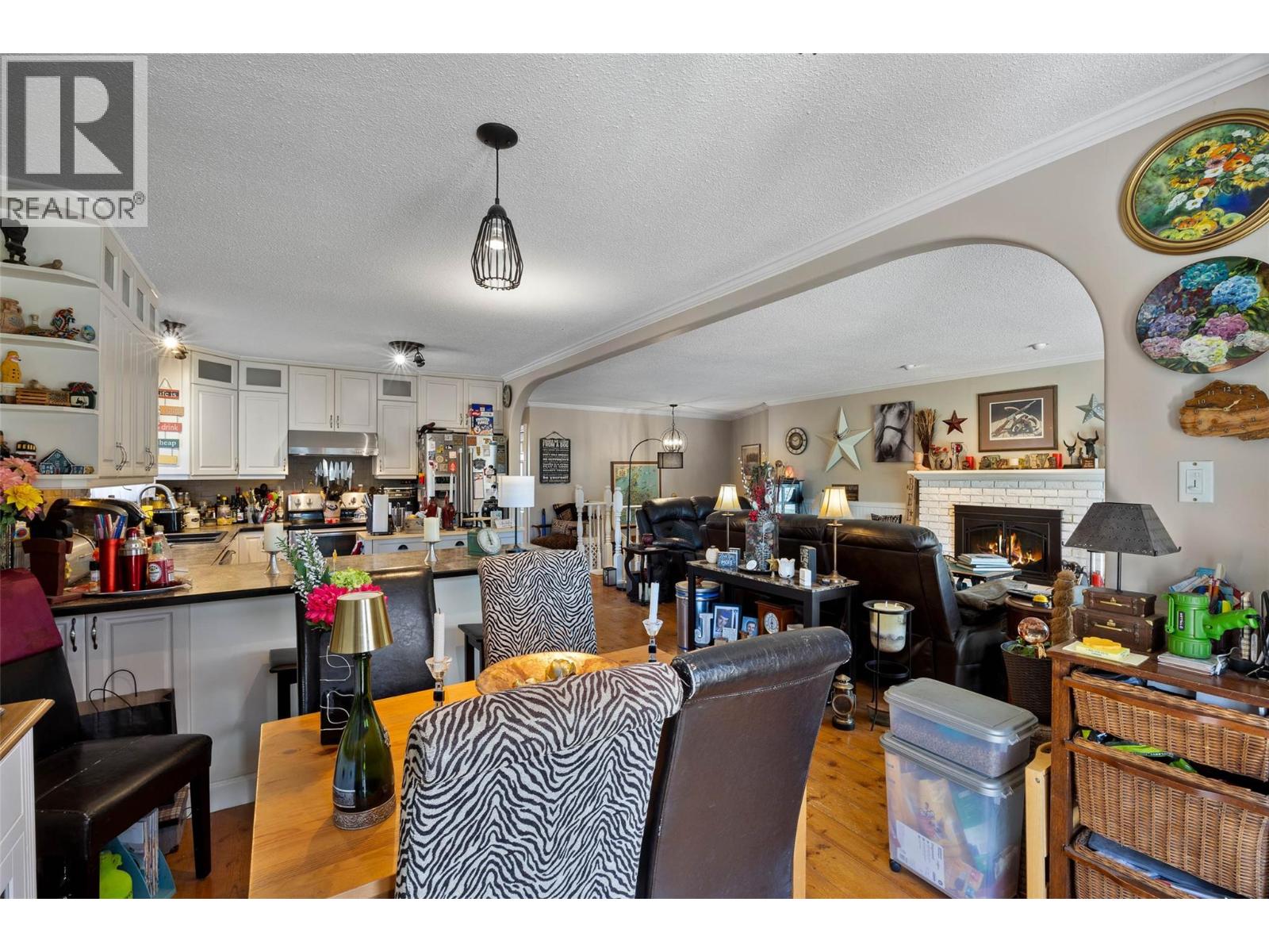 4602 Strawberry Lane, Kamloops, British Columbia  V2H 1L6 - Photo 7 - 10383804