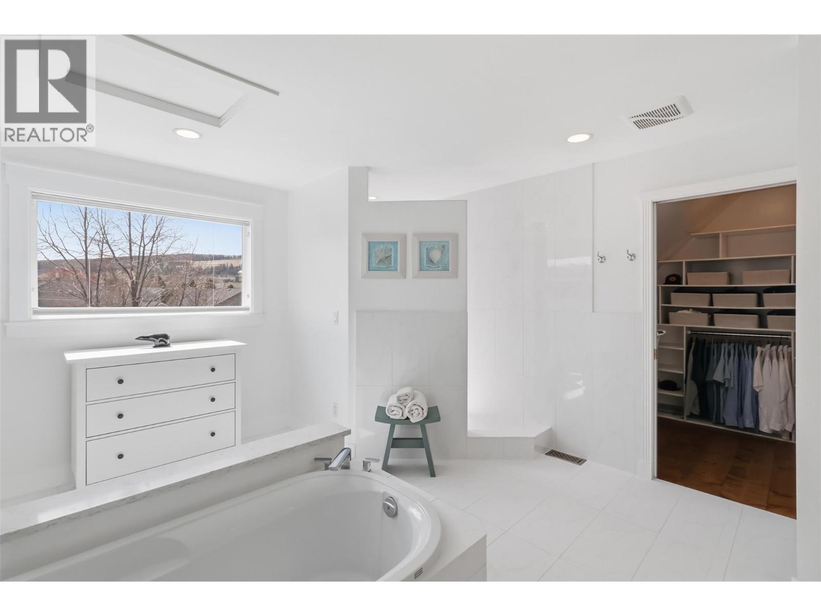 260 Sunhill Court, Kamloops, British Columbia  V2E 2P5 - Photo 28 - 10383817