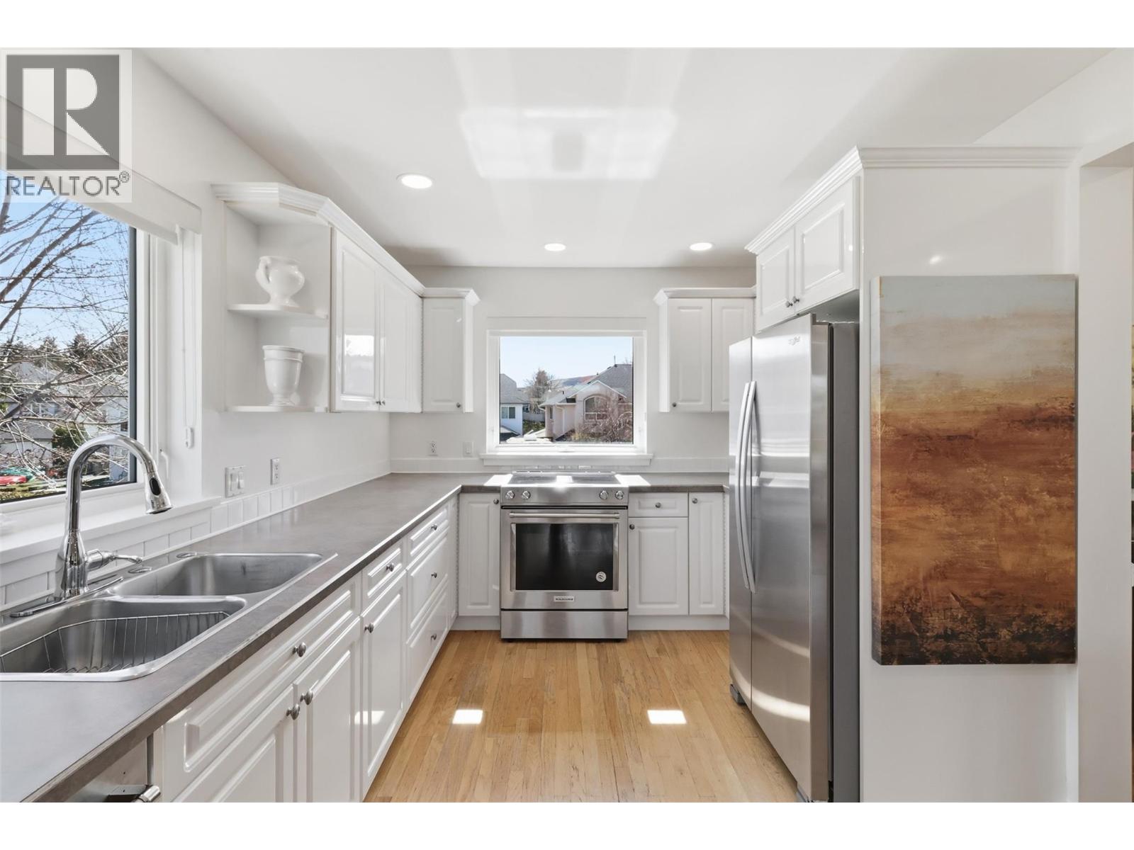 260 Sunhill Court, Kamloops, British Columbia  V2E 2P5 - Photo 5 - 10383817