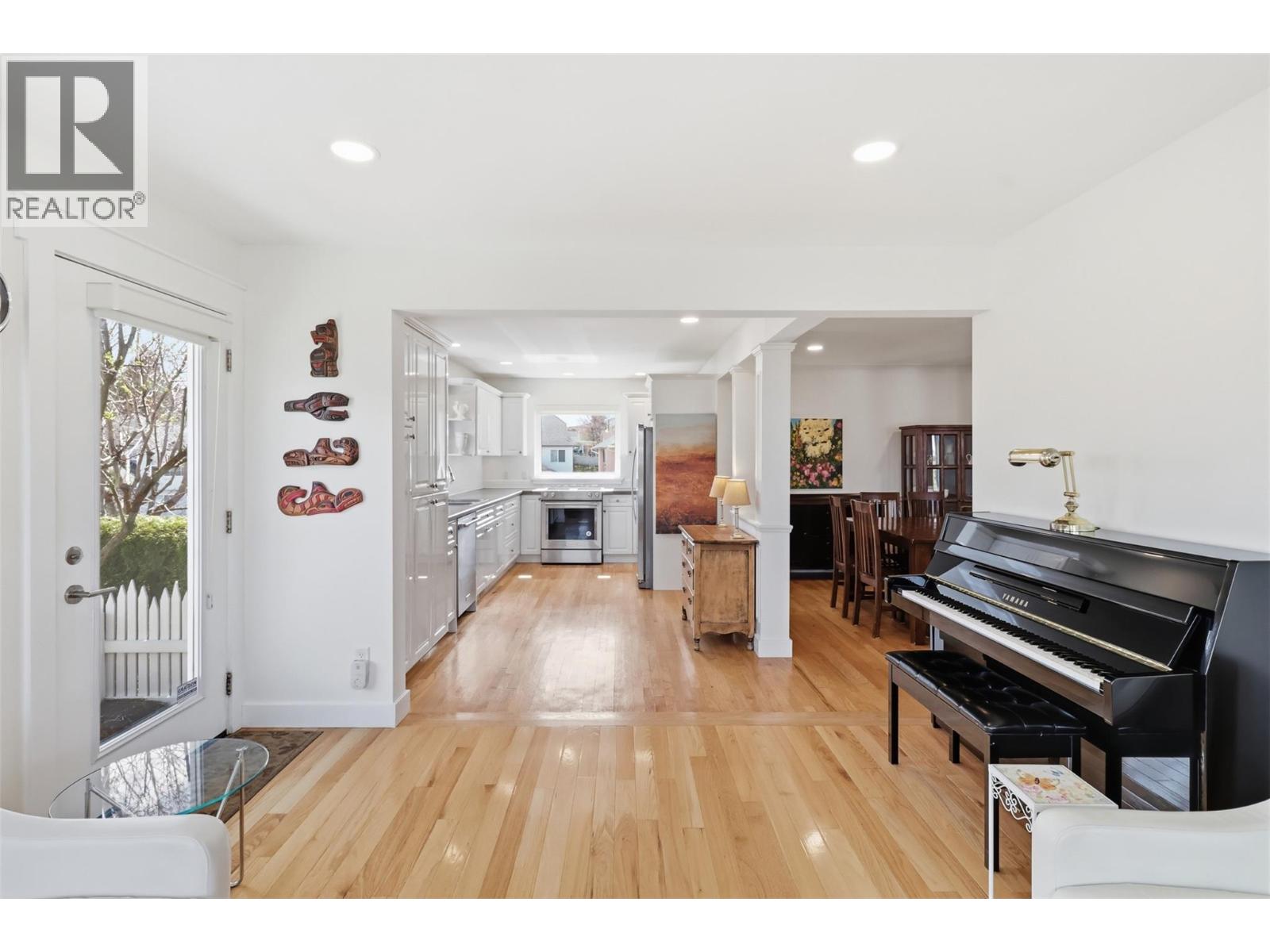 260 Sunhill Court, Kamloops, British Columbia  V2E 2P5 - Photo 9 - 10383817