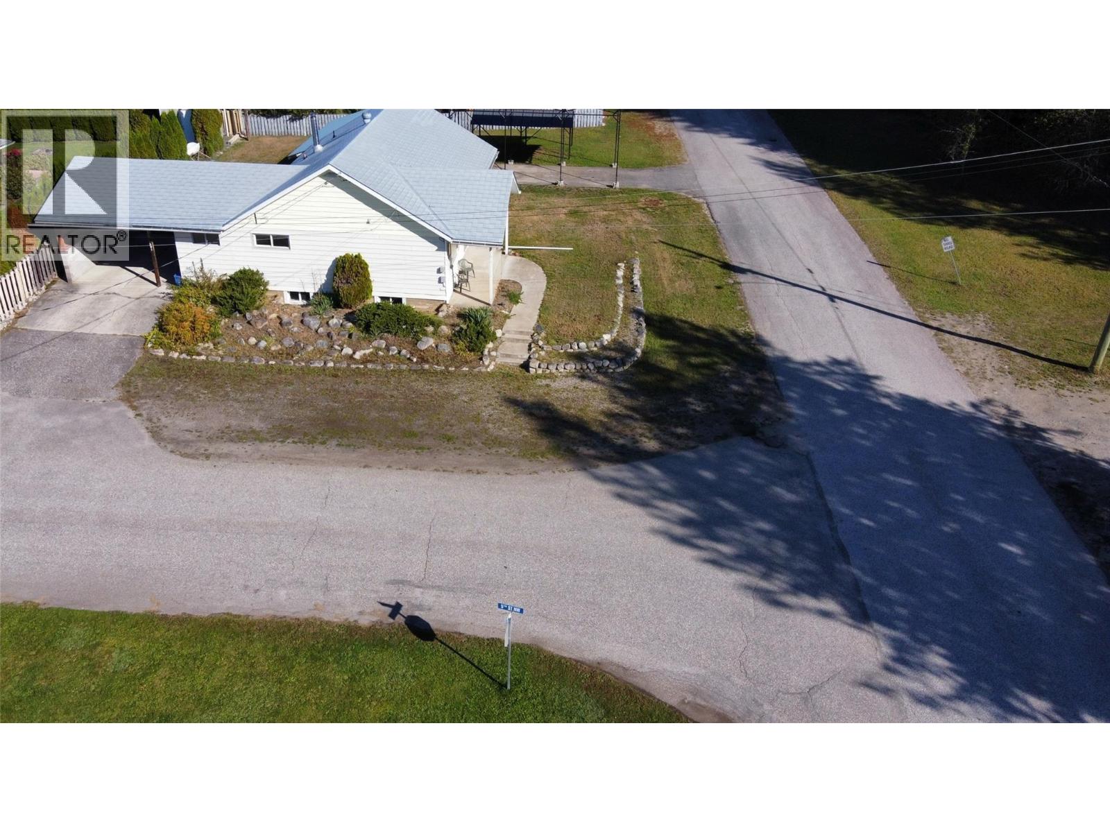 301 5th Street Nw, Nakusp, British Columbia  V0G 1R0 - Photo 22 - 10383123
